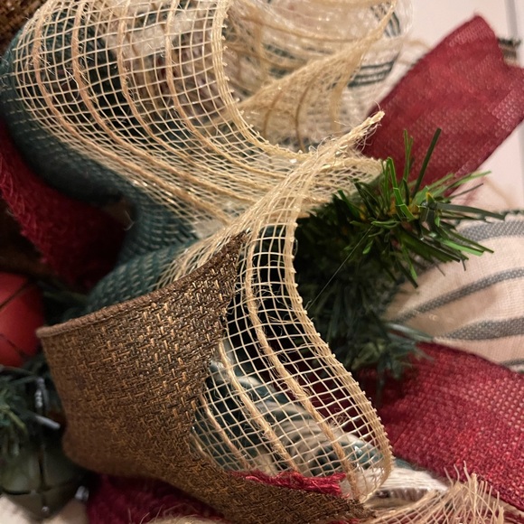 WREATH - RUSTIC WINTER WREATH 24” very very full with VINTAGE JINGLE BELLS! - Picture 12 of 14